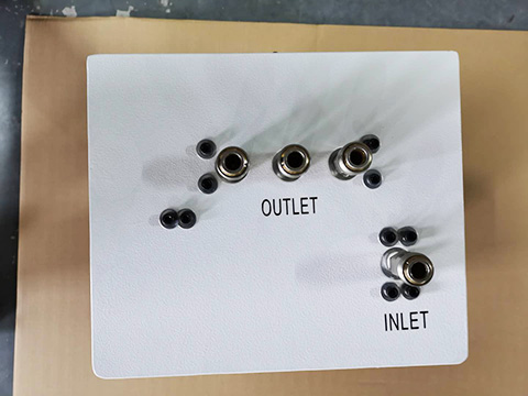 SR礦用防塵呼吸器的進(jìn)氣口和出氣口 SR礦用防塵呼吸器的進(jìn)氣口和出氣口