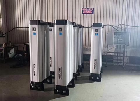 DA系列國產(chǎn)吸干機在生產(chǎn)車間 DA系列國產(chǎn)吸干機在生產(chǎn)車間